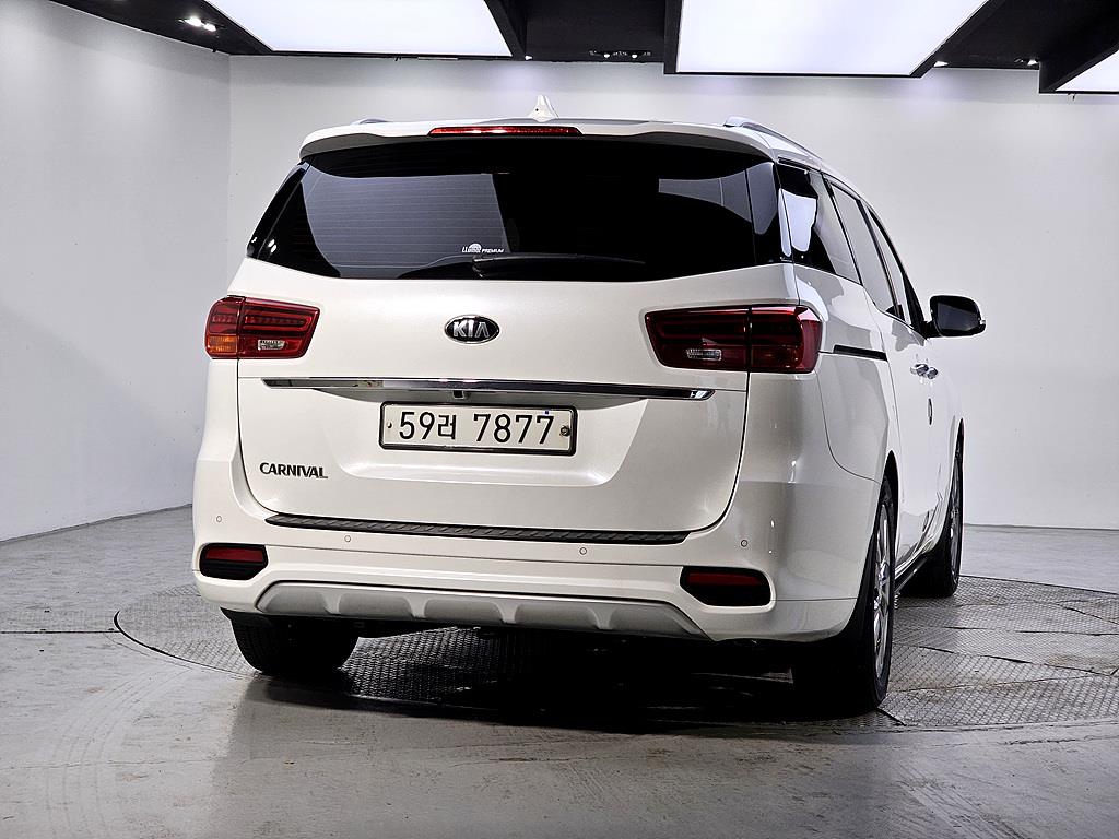 KIA Carnival - Vista 3