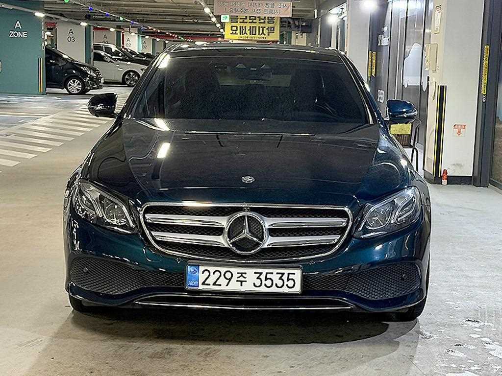 Mercedes Benz E class - Vista 2