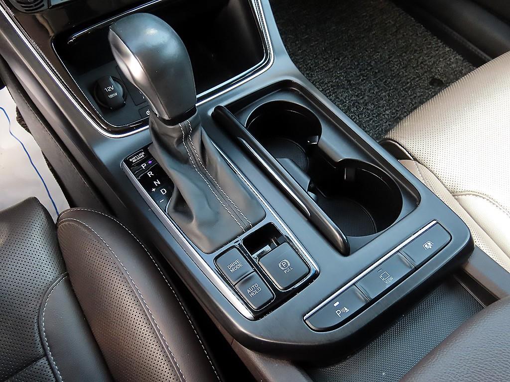 HYUNDAI Grandeur - Vista 10