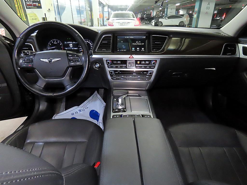 Genesis G80 - Vista 10