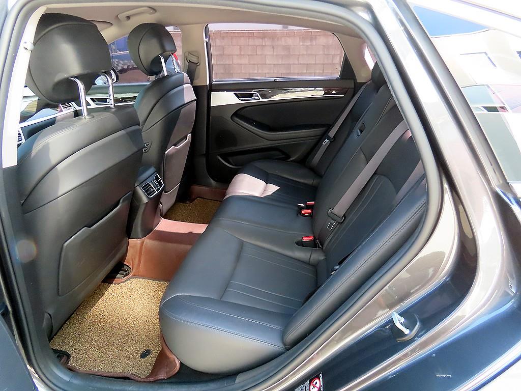 Genesis G80 - Vista 6