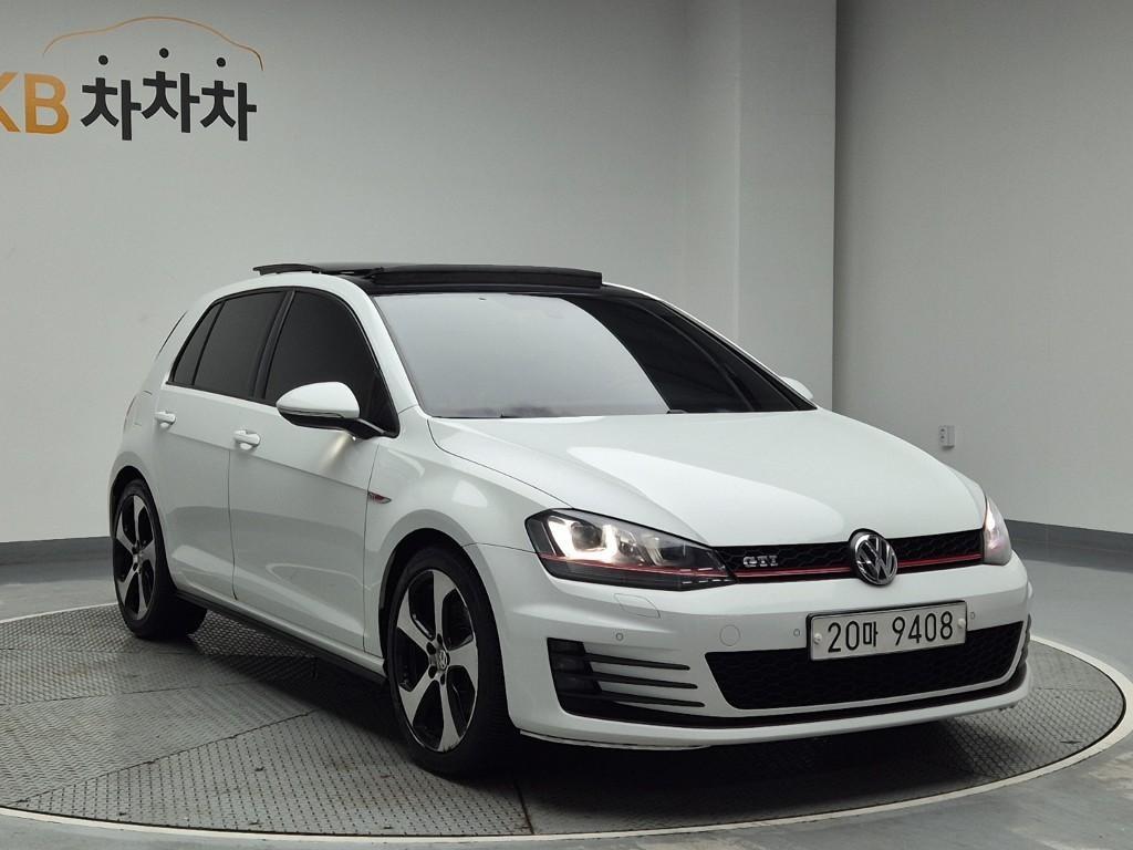 Volkswagen Golf - Vista 4