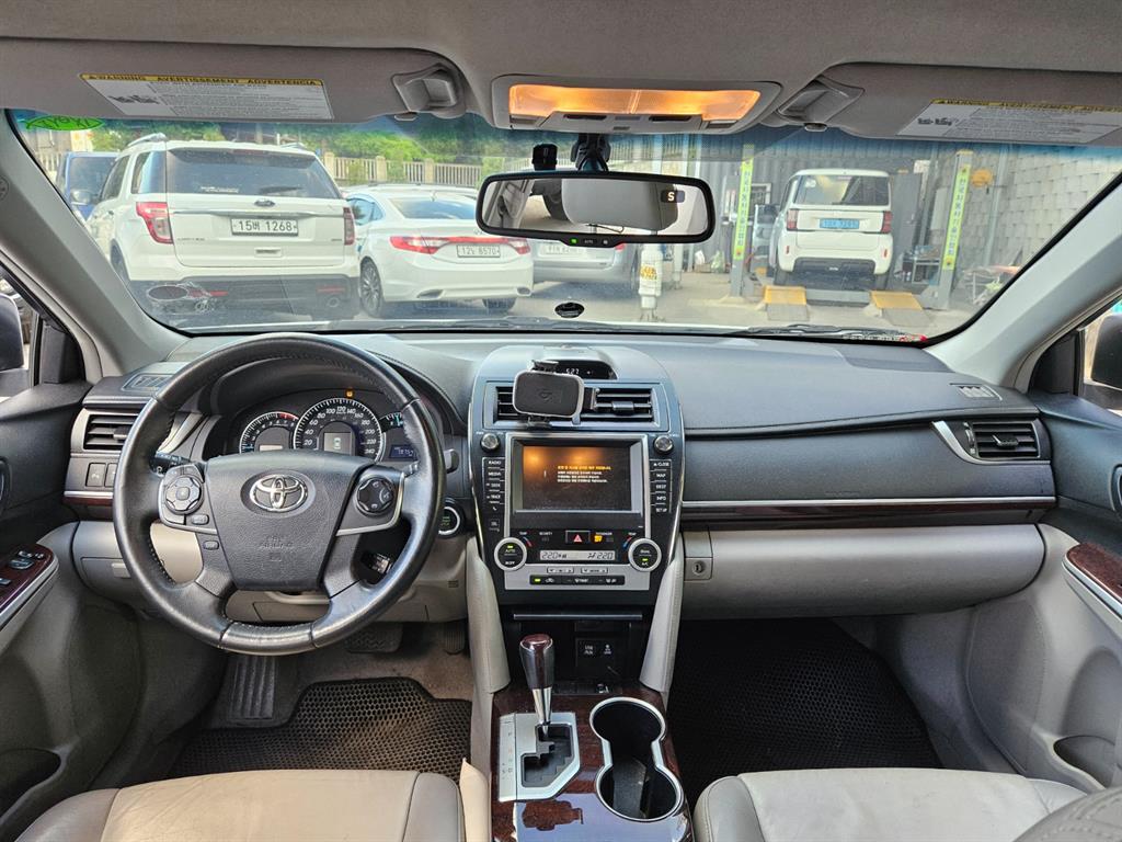 Toyota Camry - Vista 7