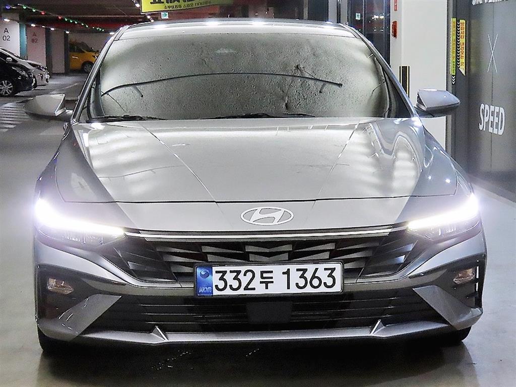 HYUNDAI Avante - Vista 2