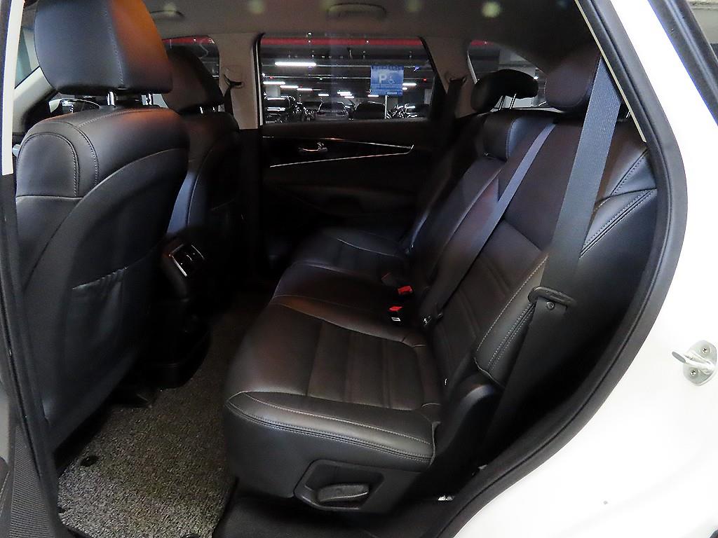 KIA Sorento - Vista 7
