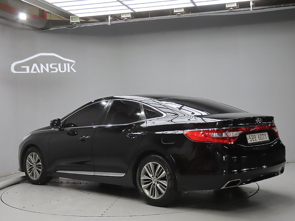 HYUNDAI Grandeur - Vista 5