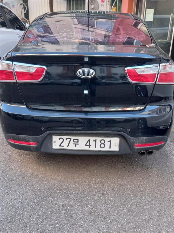 KIA Pride - Vista 2