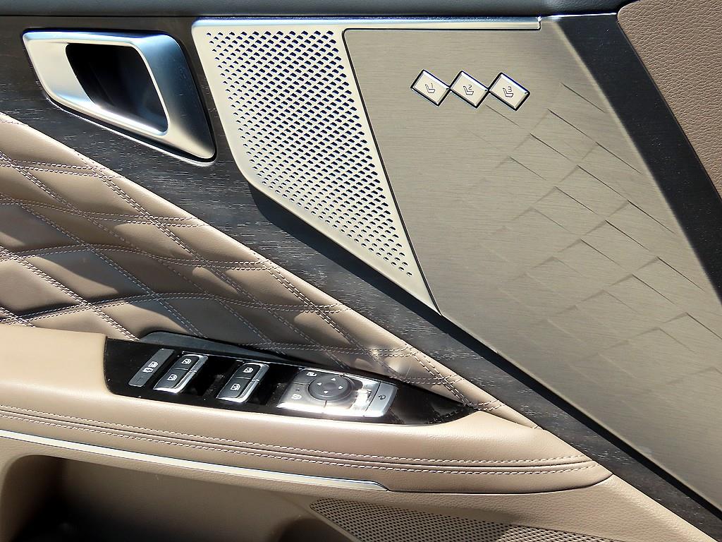 KIA K8 - Vista 12