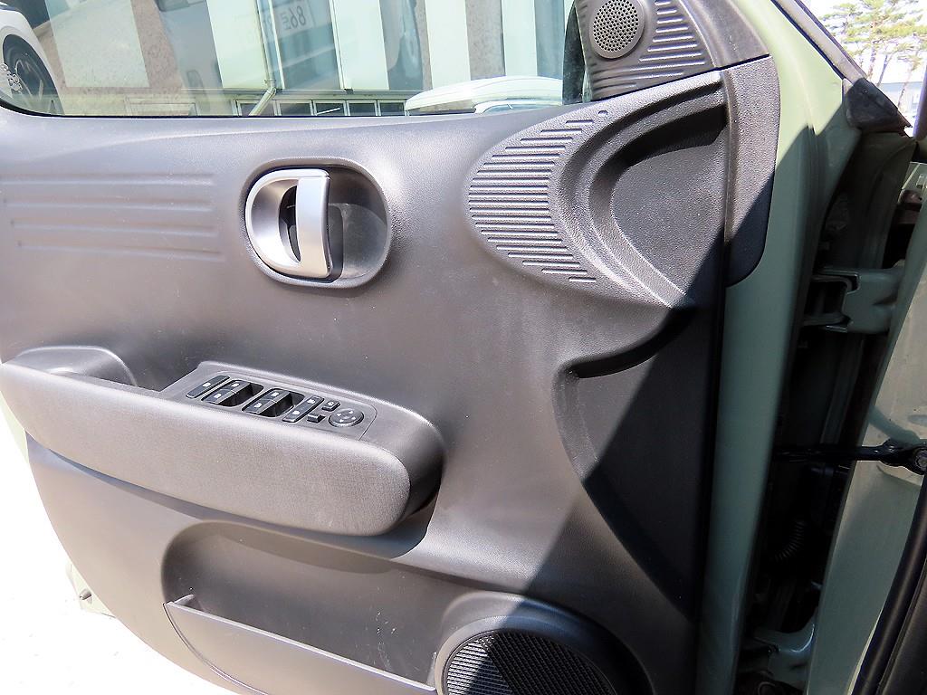HYUNDAI Casper - Vista 11