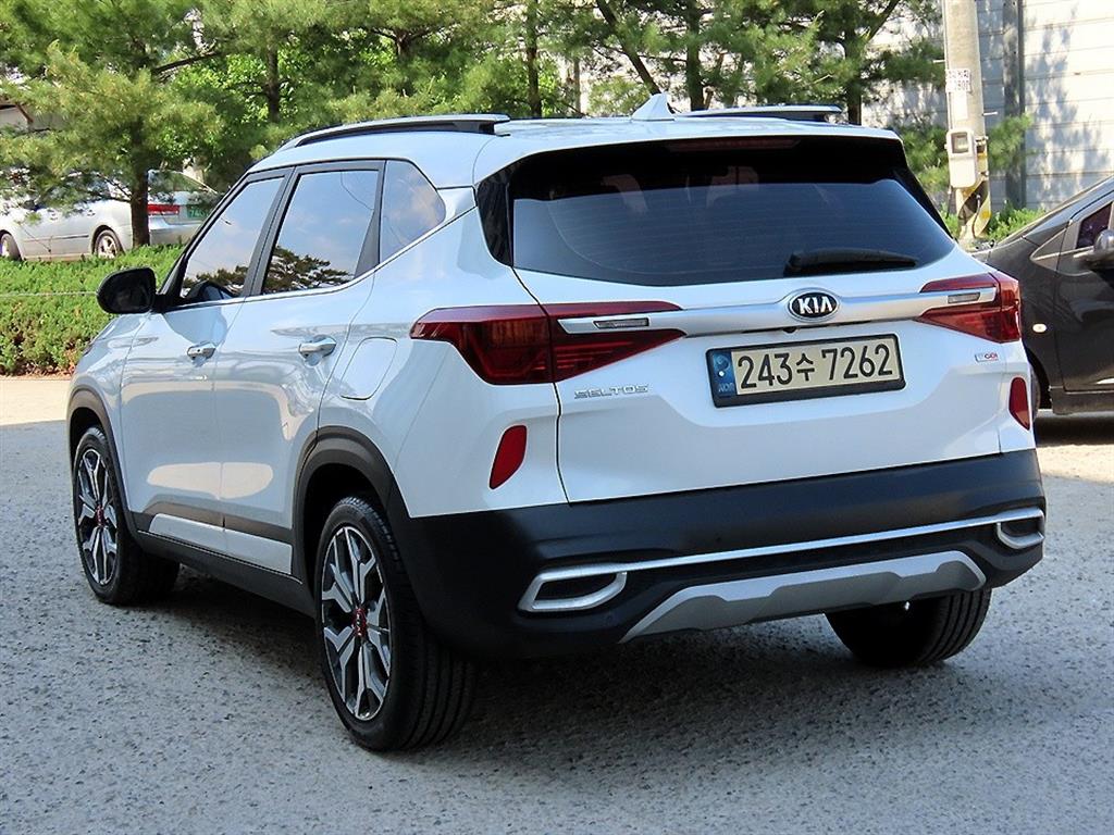 KIA Seltos - Vista 3