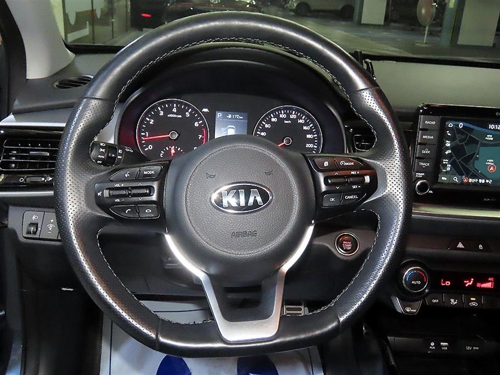 KIA Stonic - Vista 8