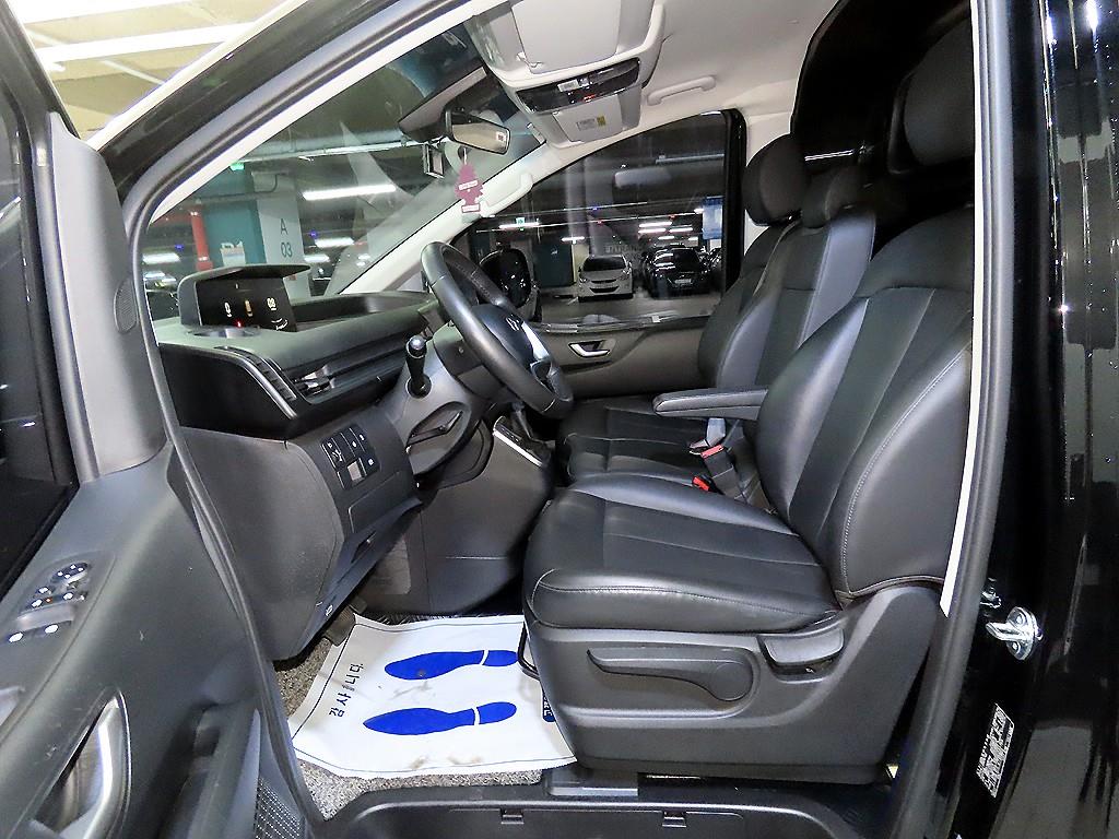 HYUNDAI Staria - Vista 6