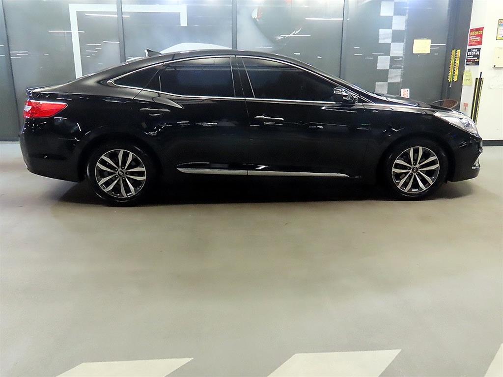 HYUNDAI Grandeur - Vista 3