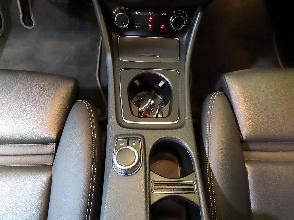 Mercedes Benz A Class - Vista 12