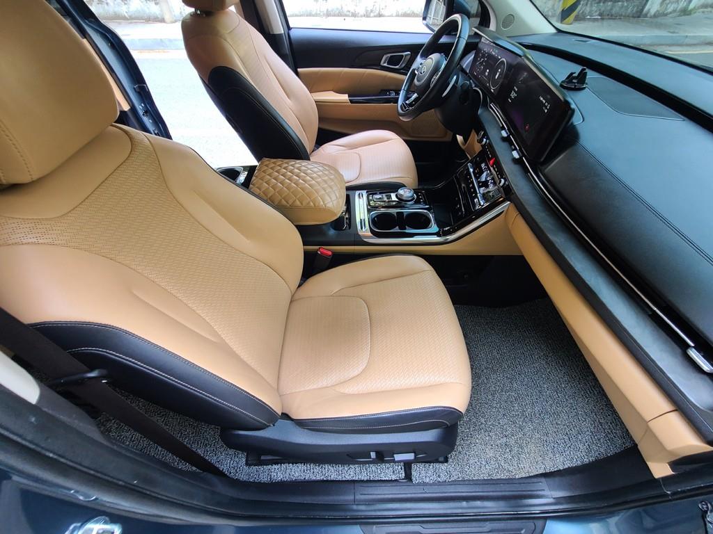 KIA Carnival - Vista 10