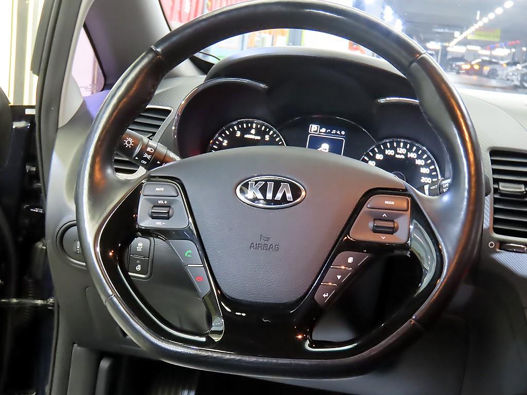 KIA K3 - Vista 8