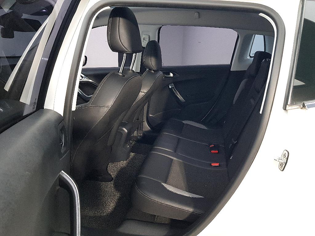 Peugeot 2008 - Vista 9