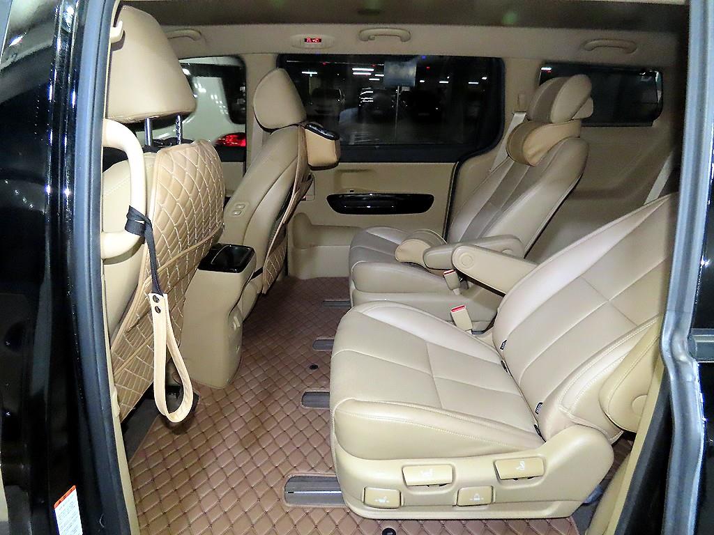 KIA Carnival - Vista 7