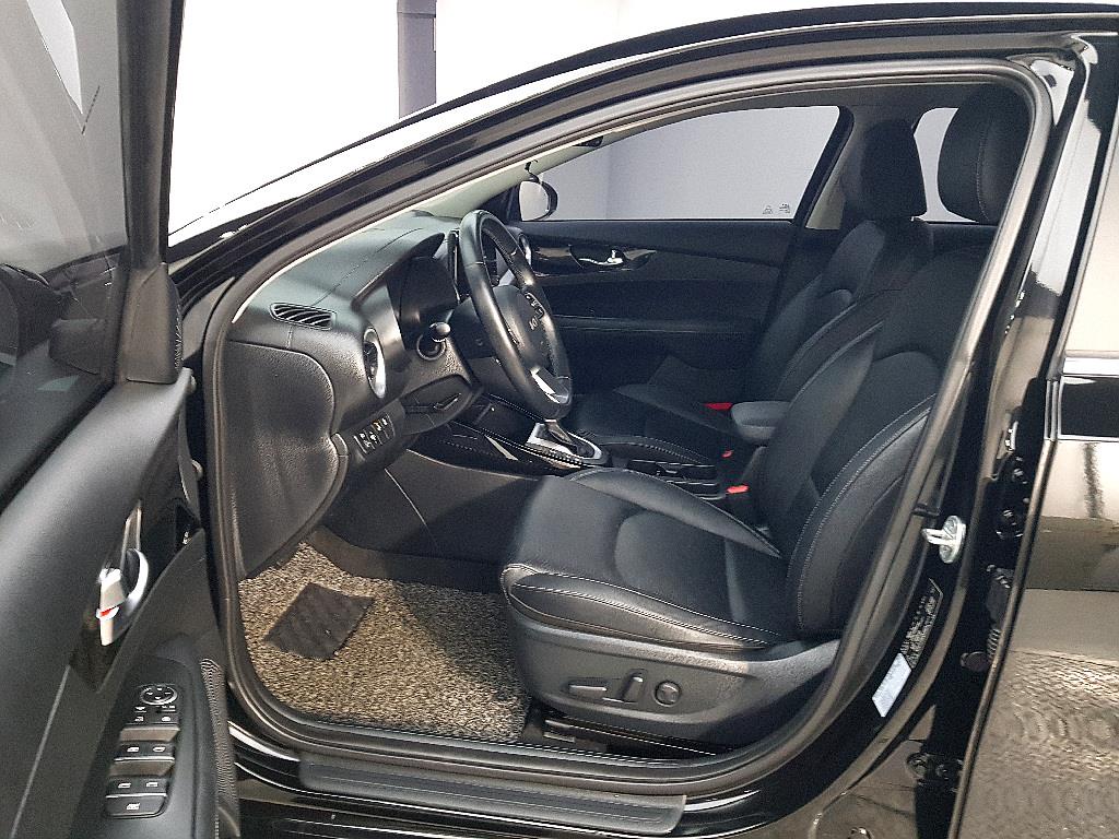KIA K3 - Vista 8