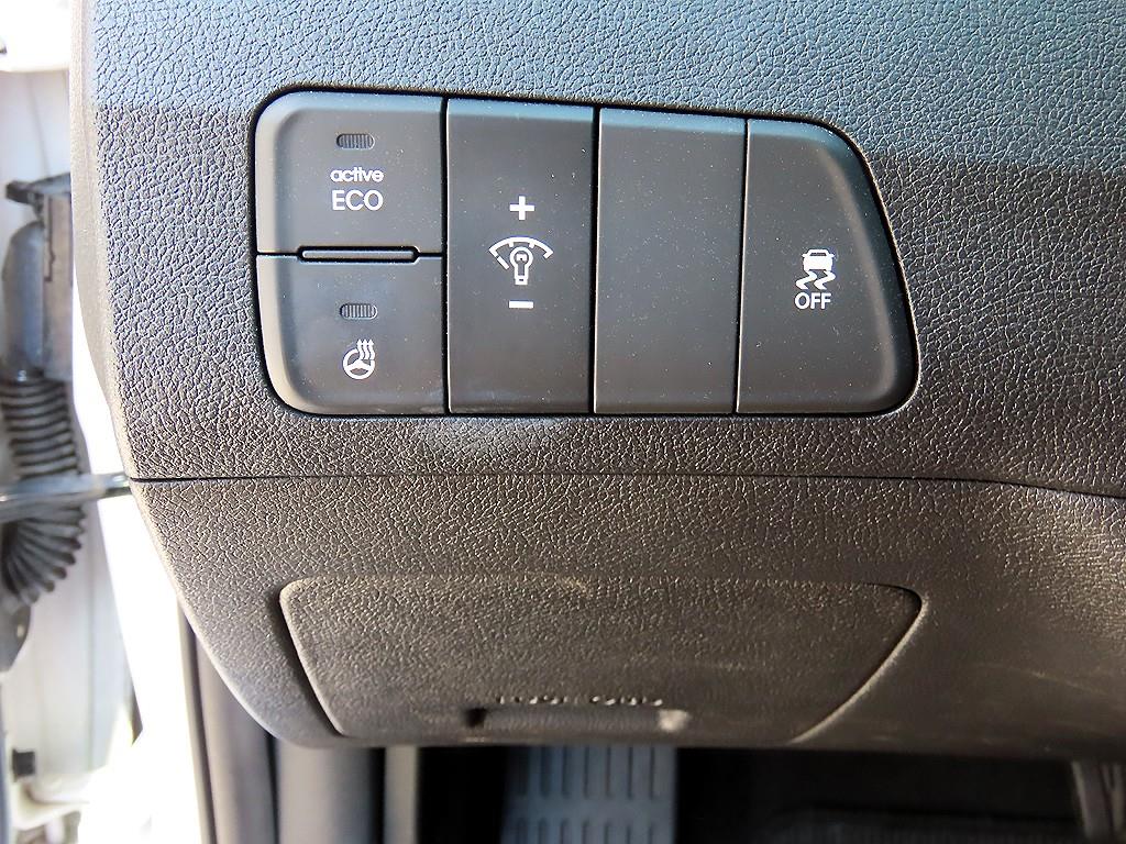 HYUNDAI Avante - Vista 12