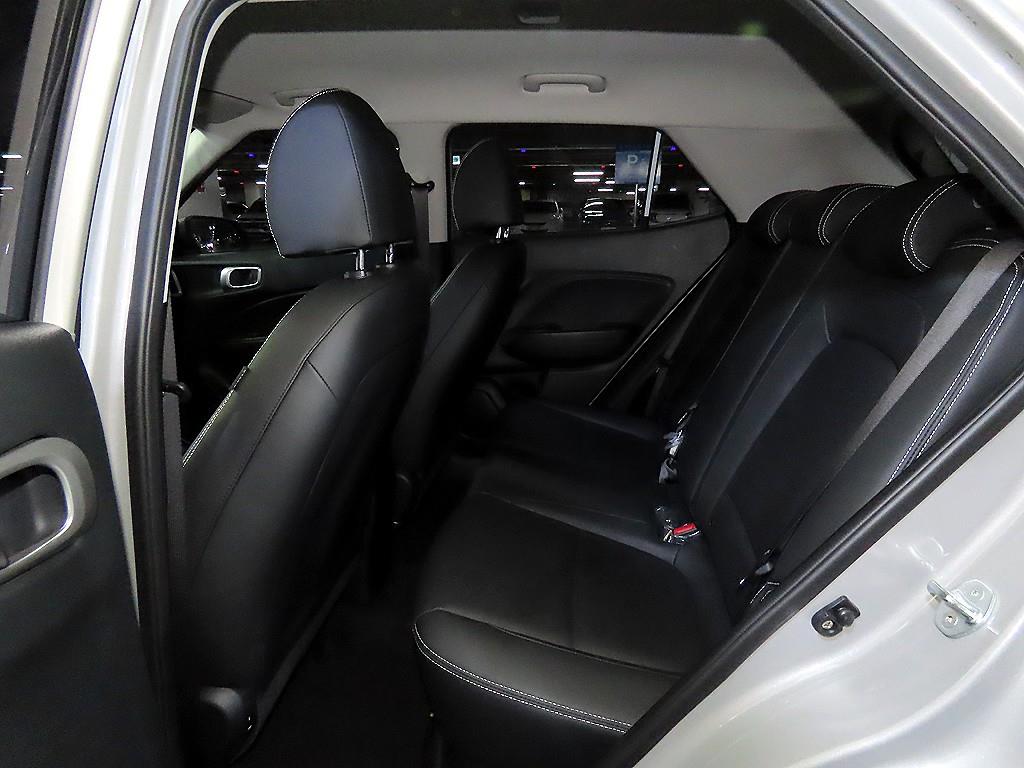 HYUNDAI Venue - Vista 7