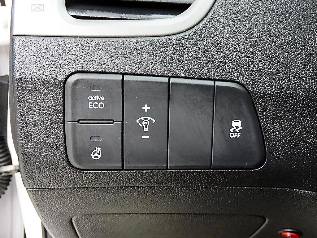 HYUNDAI Avante - Vista 12
