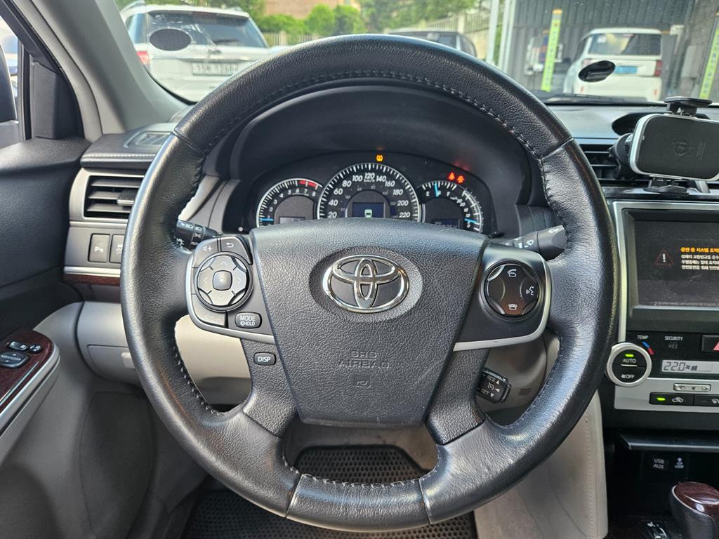 Toyota Camry - Vista 8