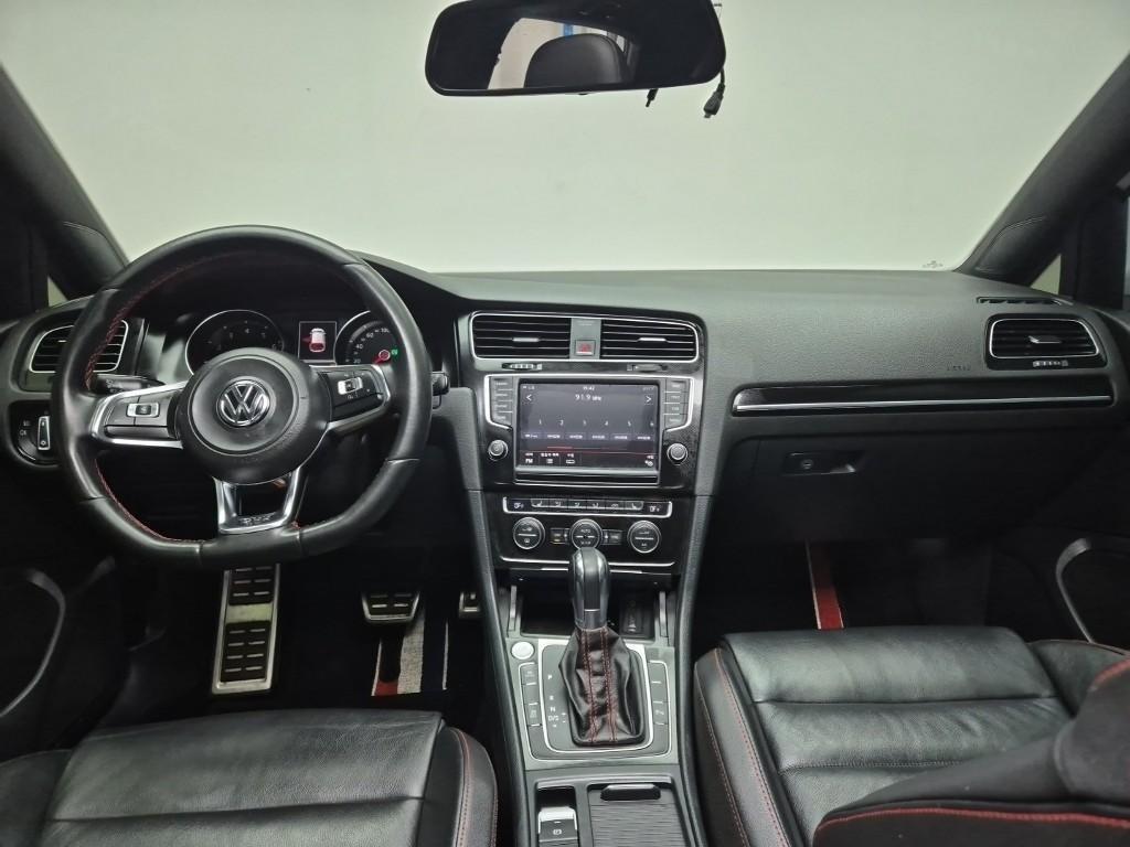 Volkswagen Golf - Vista 7