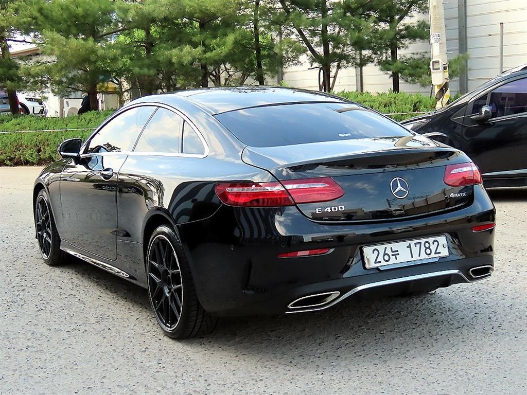 Mercedes Benz E class - Vista 3