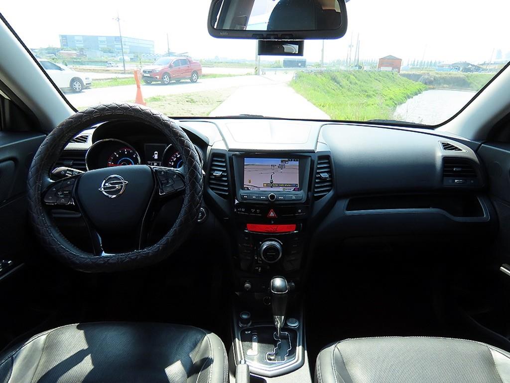 Ssangyong Tivoli - Vista 9