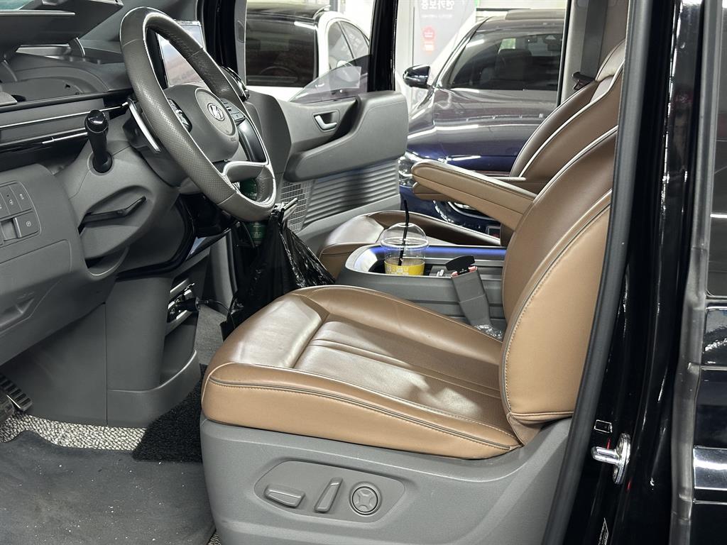 HYUNDAI Staria - Vista 7