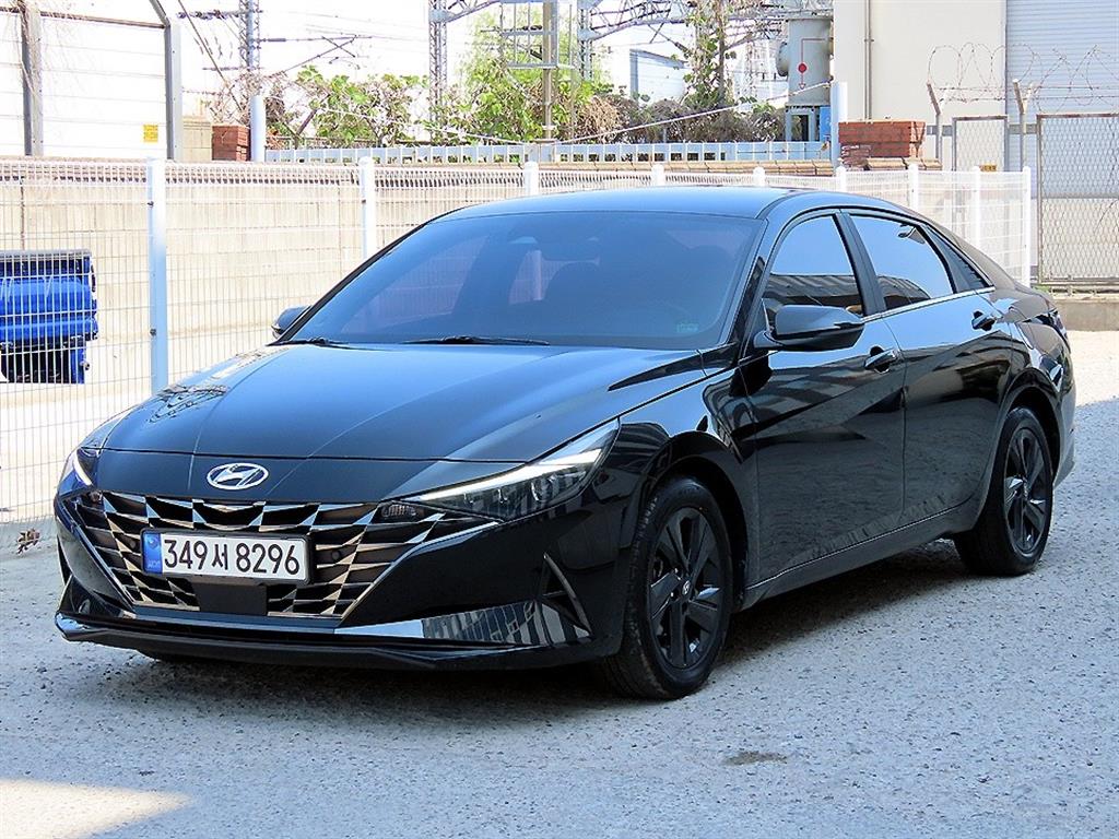 HYUNDAI Avante - Vista 2