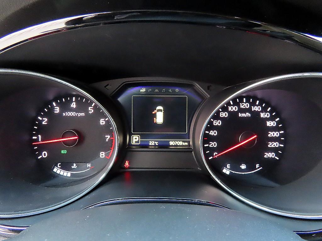 KIA Carnival - Vista 10