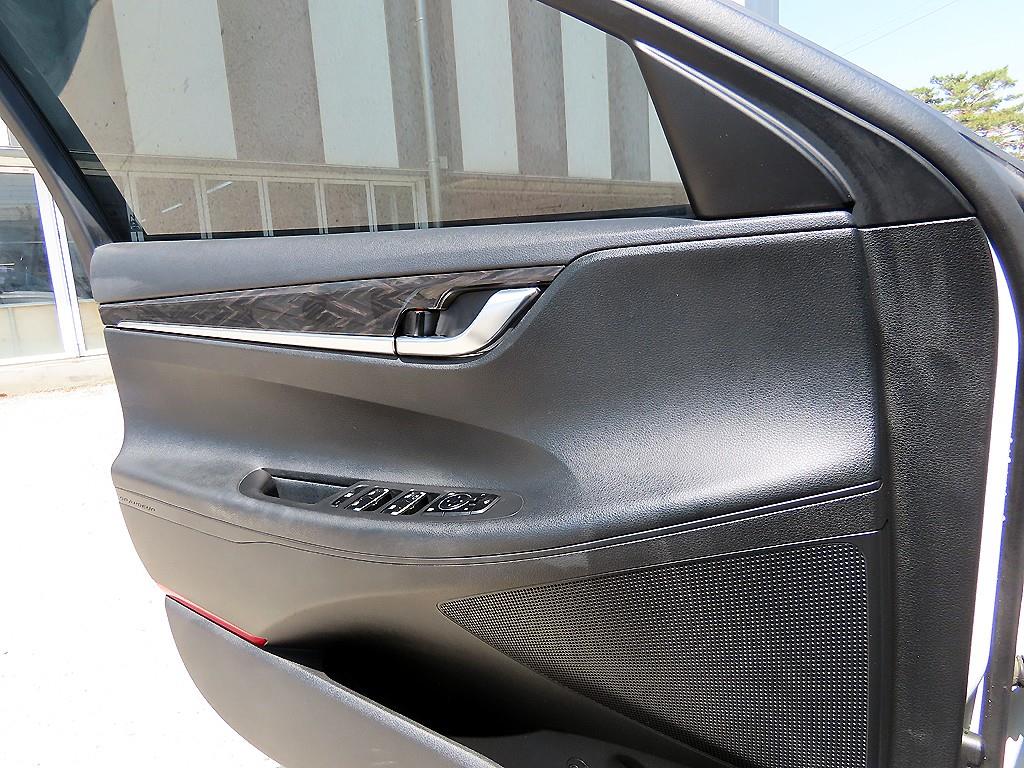 HYUNDAI Grandeur - Vista 11
