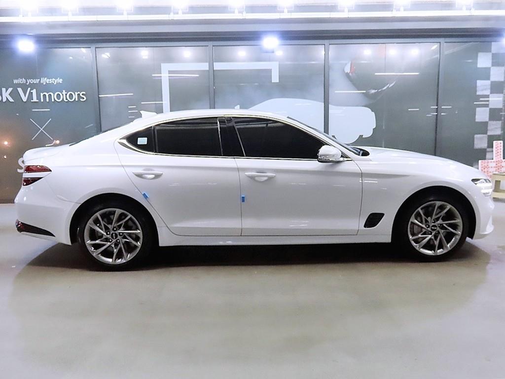 Genesis G70 - Vista 3