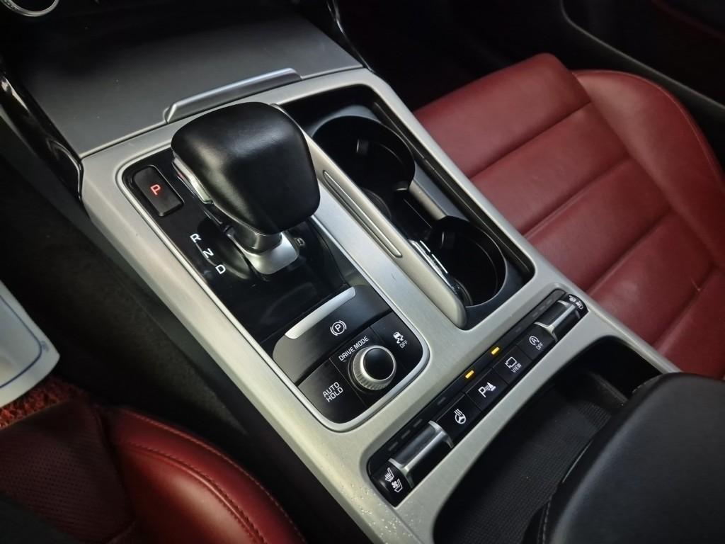 KIA Stinger - Vista 8