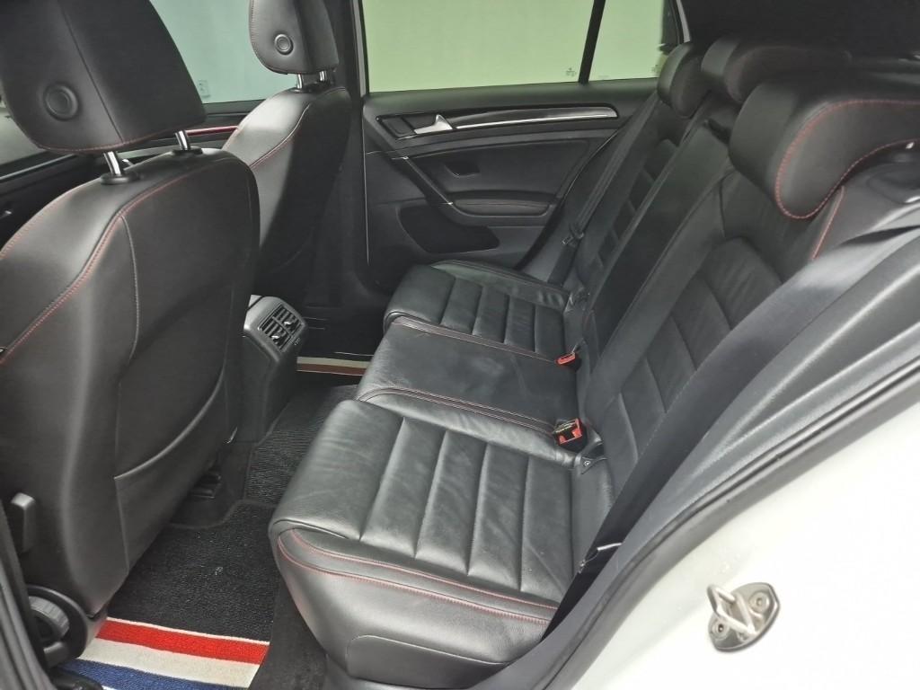Volkswagen Golf - Vista 12