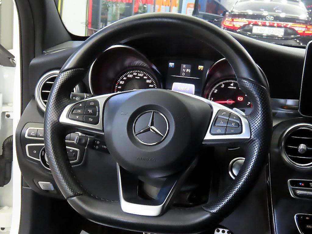 Mercedes Benz C Class - Vista 8