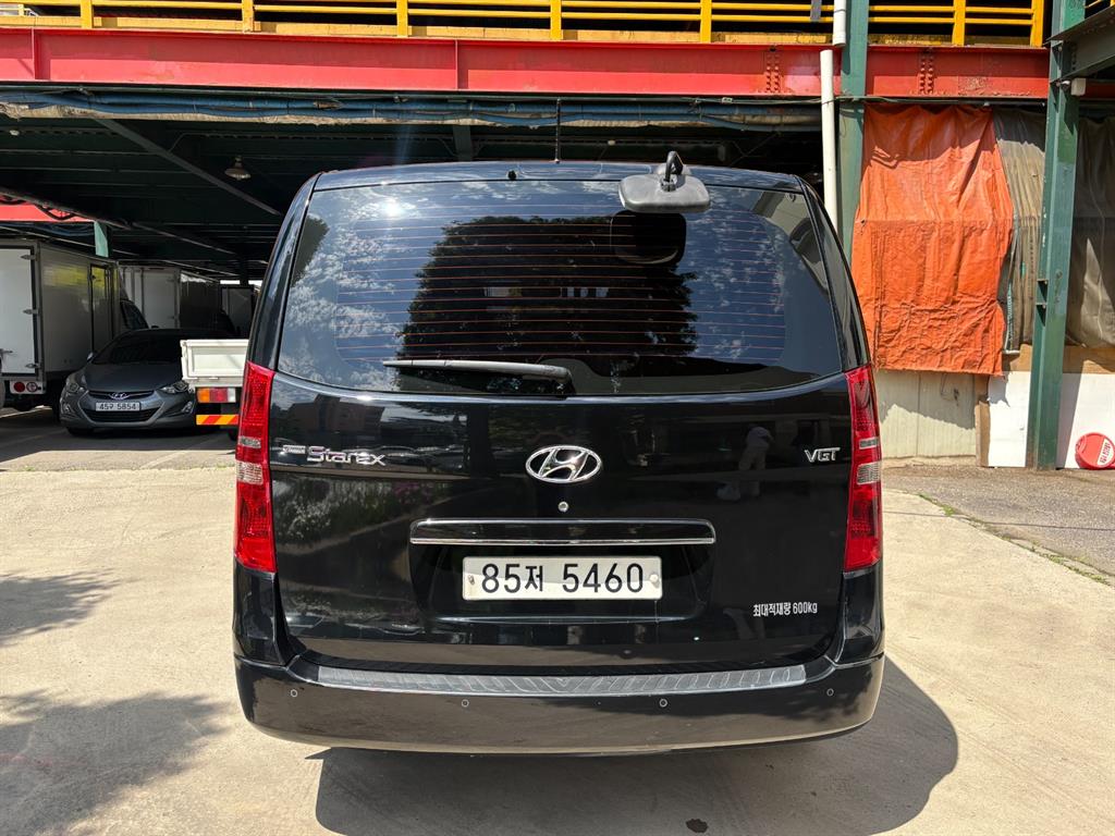 HYUNDAI Starex - Vista 4