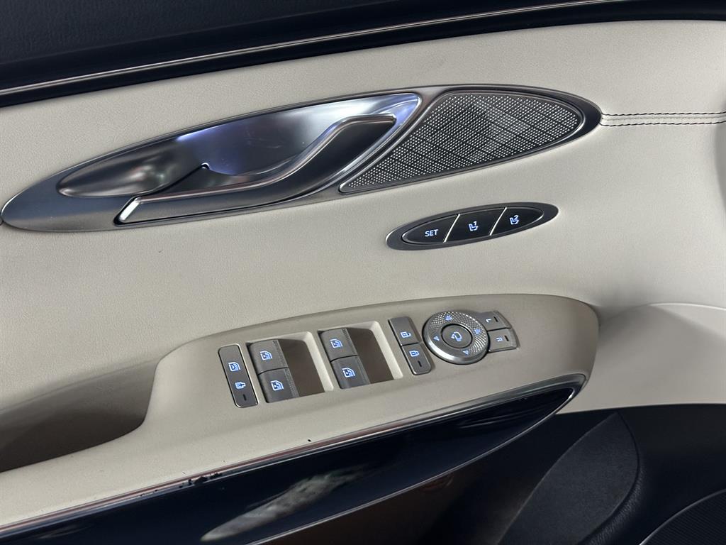Genesis GV70 - Vista 11