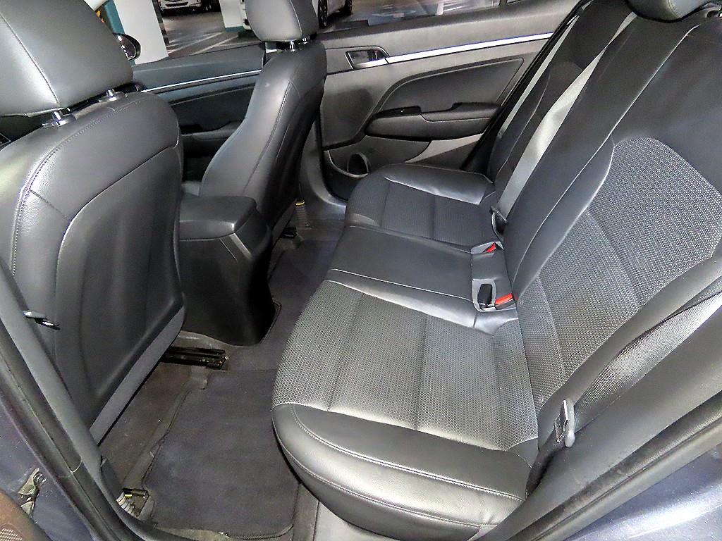 HYUNDAI Avante - Vista 7