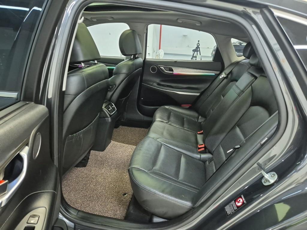 HYUNDAI Grandeur - Vista 12