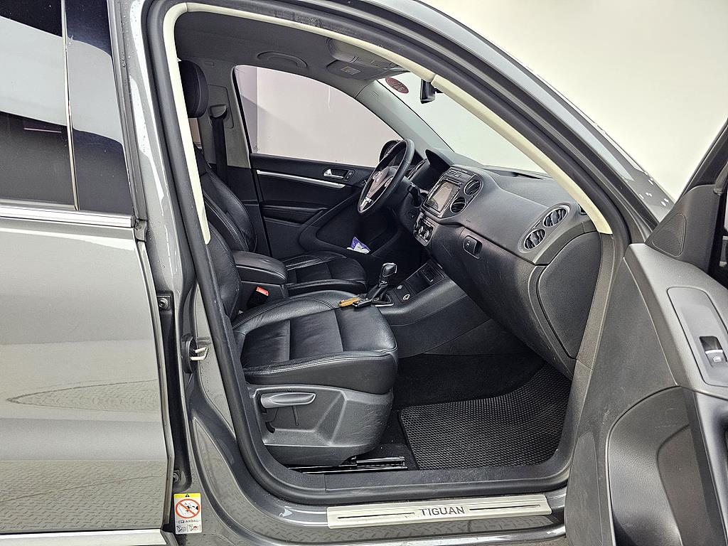 Volkswagen Tiguan - Vista 11