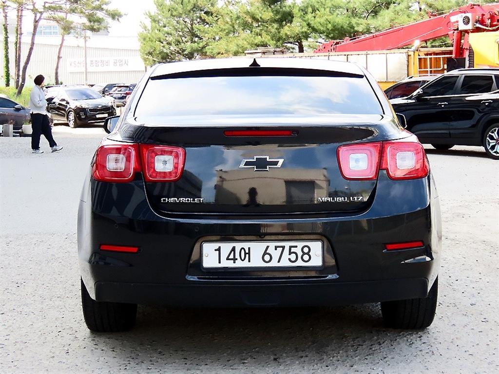 Chevrolet Malibu - Vista 4