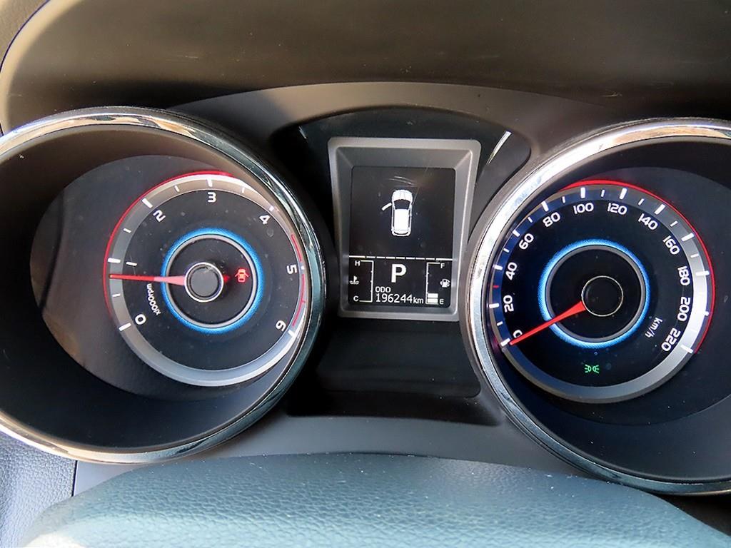 Ssangyong Tivoli - Vista 8