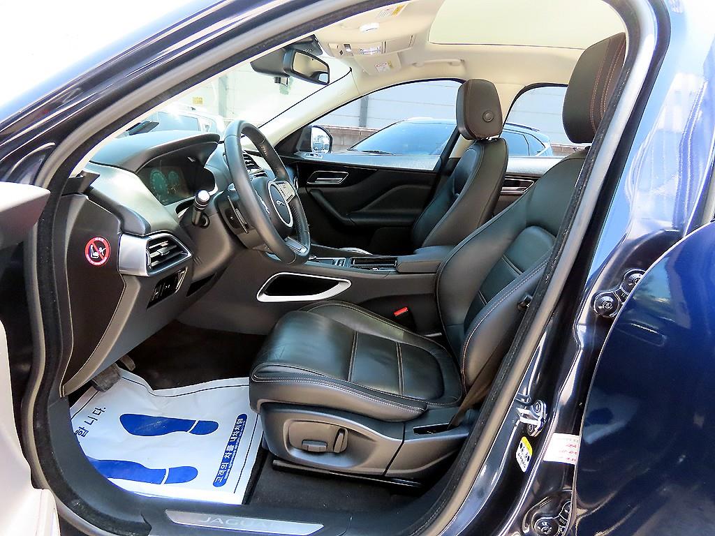 Jaguar F-PACE - Vista 5