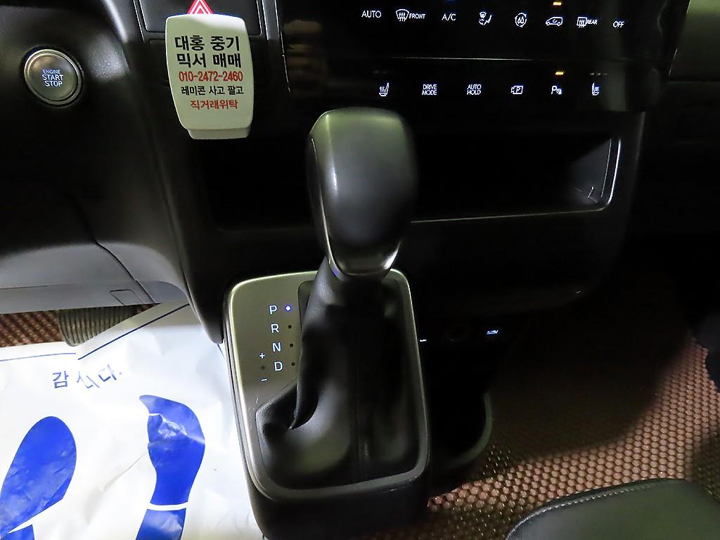 HYUNDAI Staria - Vista 12
