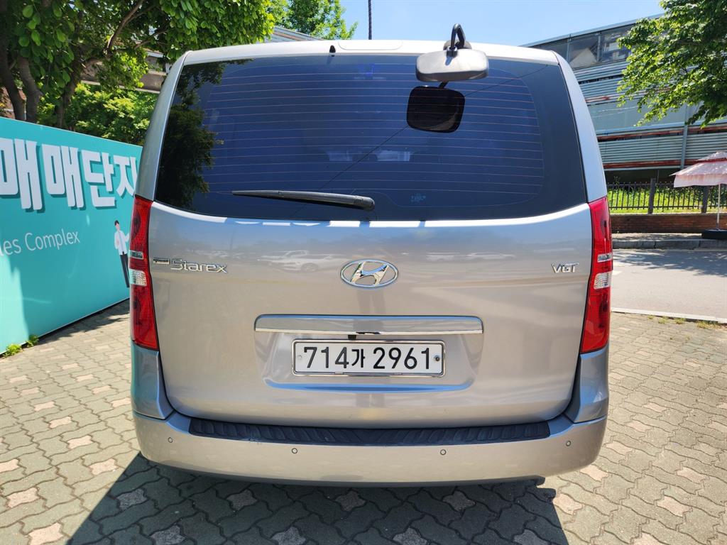 HYUNDAI Starex - Vista 4
