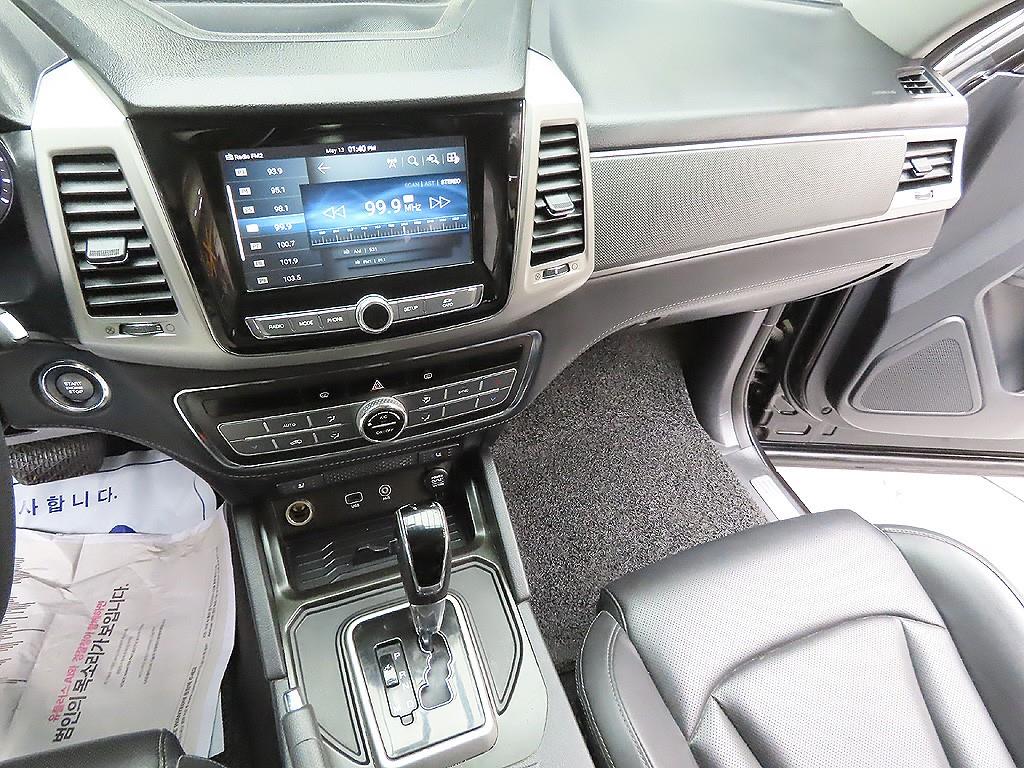 Ssangyong Rexton 2019 Negro - Importación desde Corea - HF Imports Iquique - Foto 7