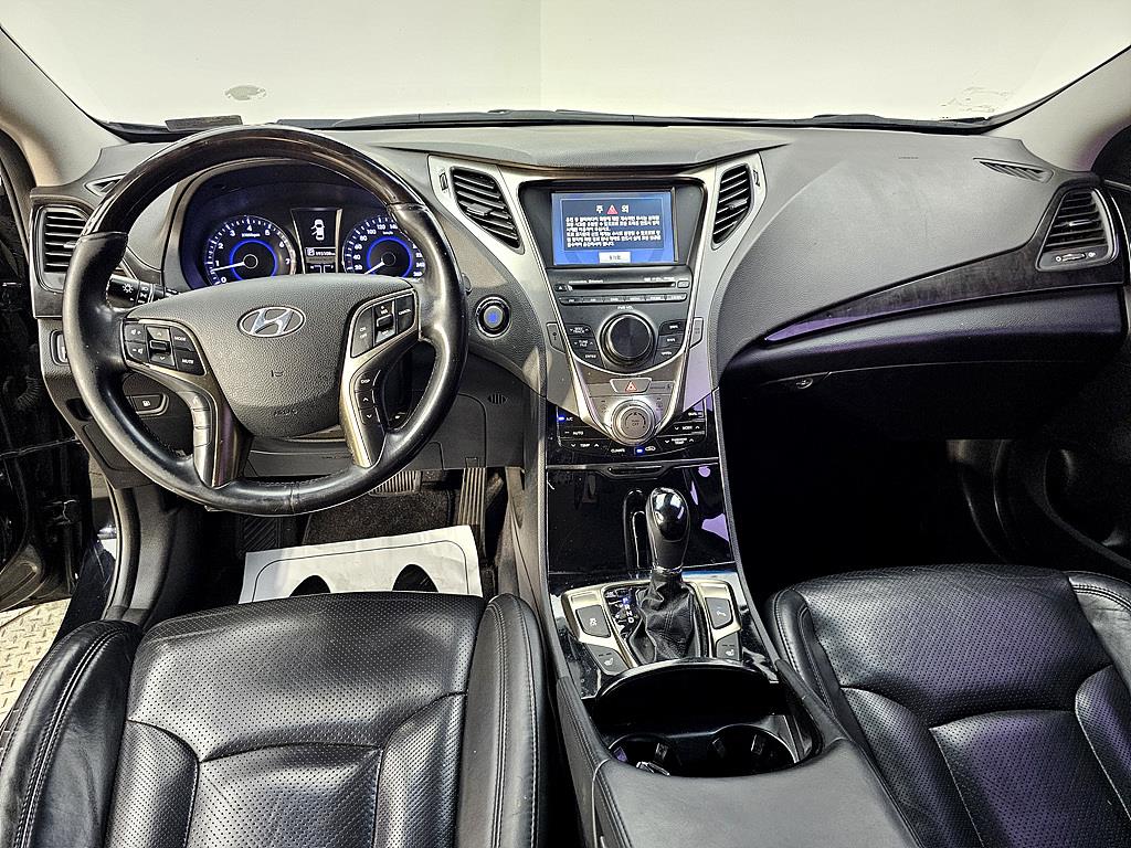 HYUNDAI Grandeur - Vista 5